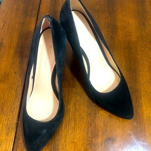 BCBG Size 8 Chunky Suede Heels